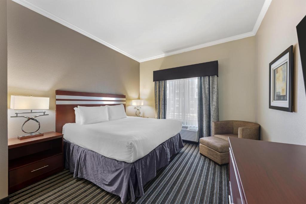 Best Western Plus Austin Airport Inn & Suites - Suite King Con Sofá Cama