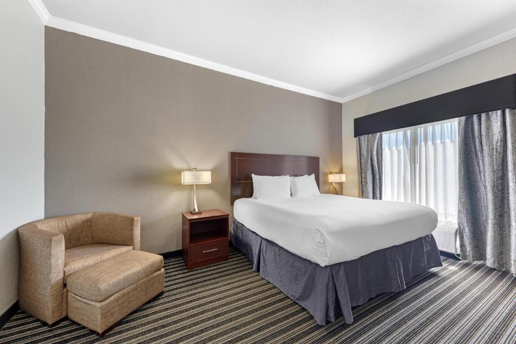 Best Western Plus Austin Airport Inn & Suites - Habitación Con Cama Extragrande - No Fumadores