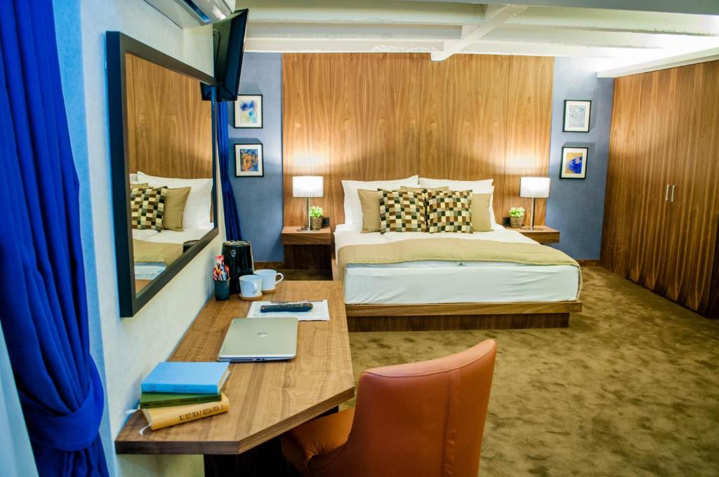 Nomad Luxury Suites - 