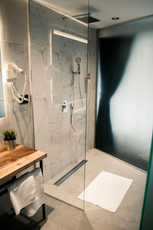 Nomad Luxury Suites - 