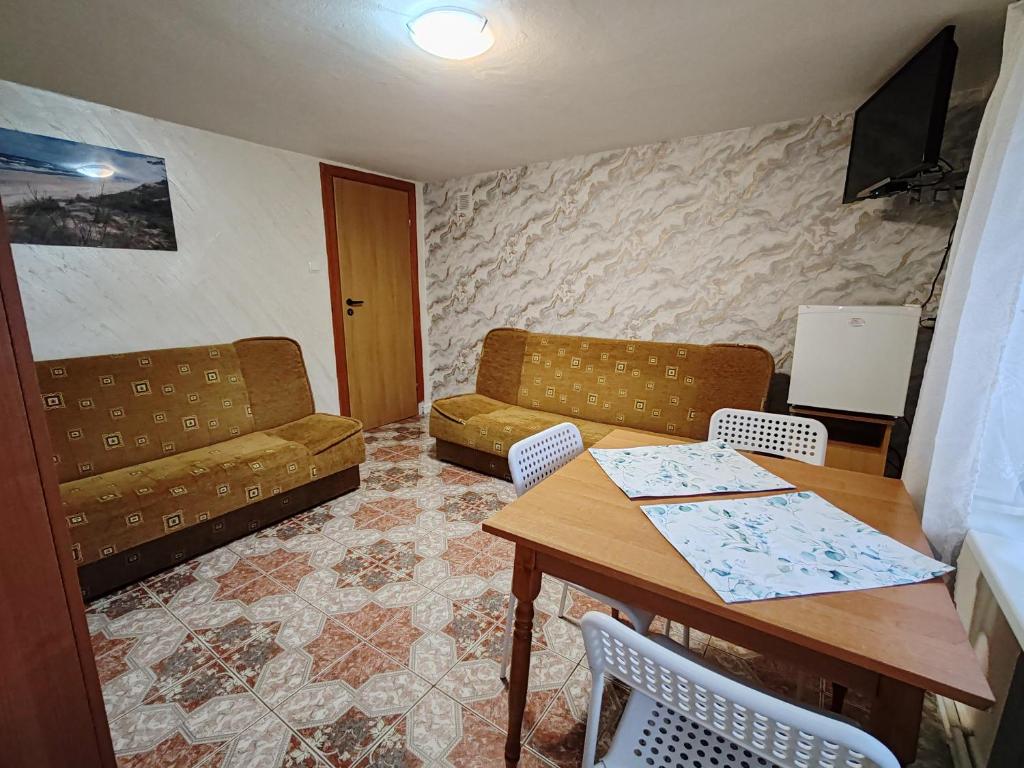 Dom Gościnny Maja - Pokoje - Habitación Triple Con Baño Privado