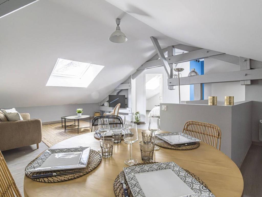 Appartement Chic à Reims, Confort & Élégance