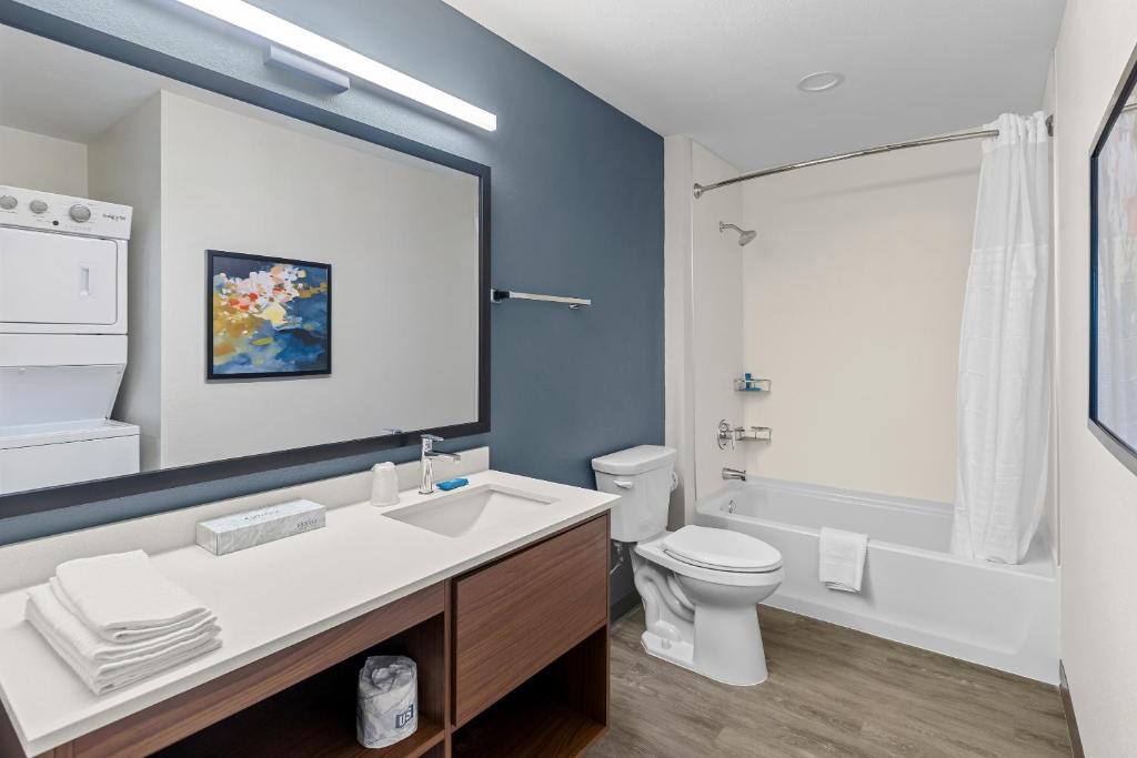 Everhome Suites Wichita Northeast by Choice Hotels photo