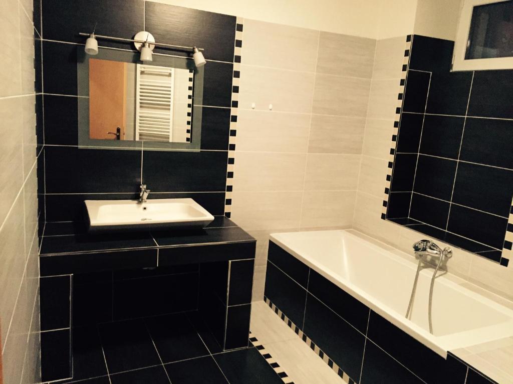 Old Town Boutique Apartments - 16