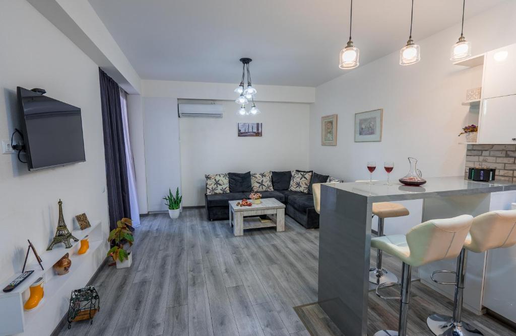 لابی و فضای عمومی LUX apartments on Chanturia Street - تصویر ۵