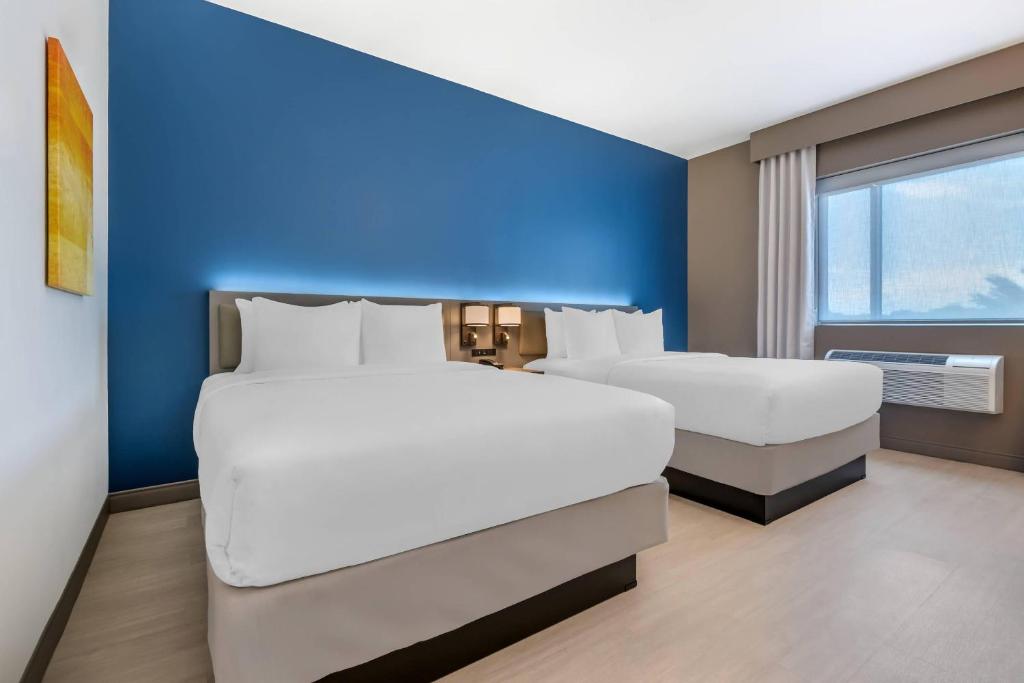 Comfort Inn & Suites Orlando Sanford Airport photo