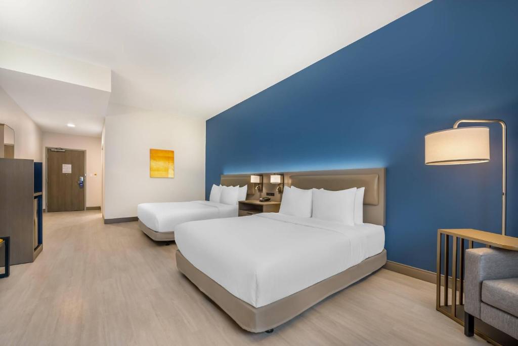 Comfort Inn & Suites Orlando Sanford Airport photo