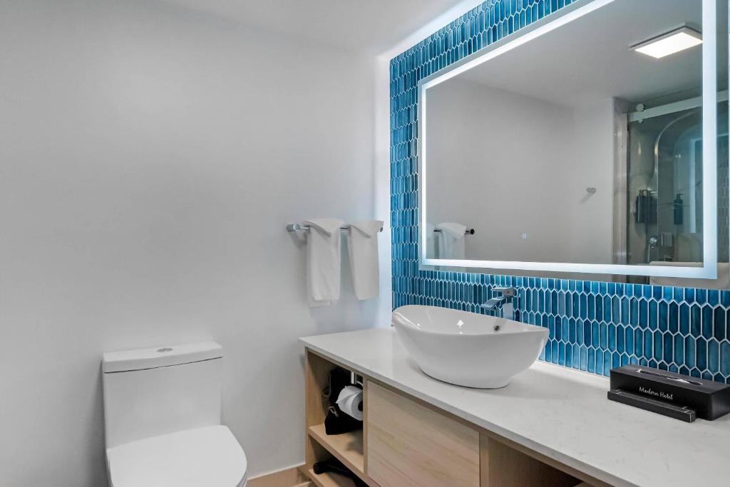 Blue - A Modern Hotel, an Ascend Collection Hotel photo