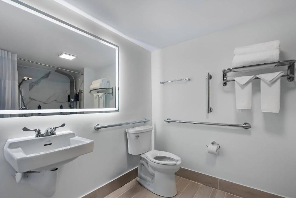 Blue - A Modern Hotel, an Ascend Collection Hotel photo
