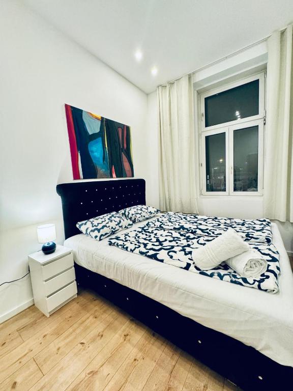 Private Rooms in Elegant 5-Bedroom Residence Near Kaufpark Alterlaa