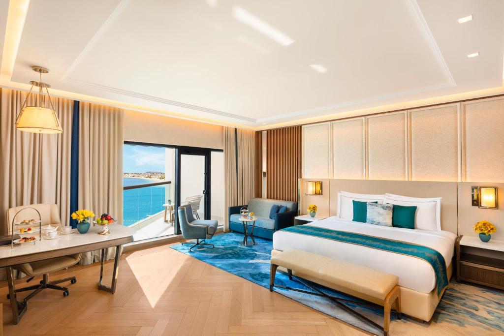Taj Exotica Resort & Spa, The Palm, Dubai - 