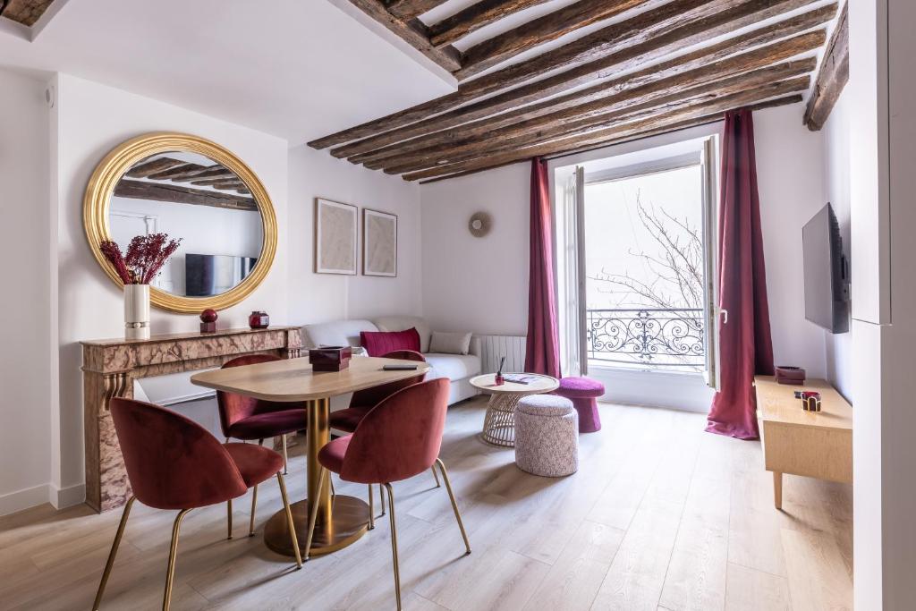 Luxury Newly Renovated 4 stars Prestige Apartment , Panthéon Area, Central Paris