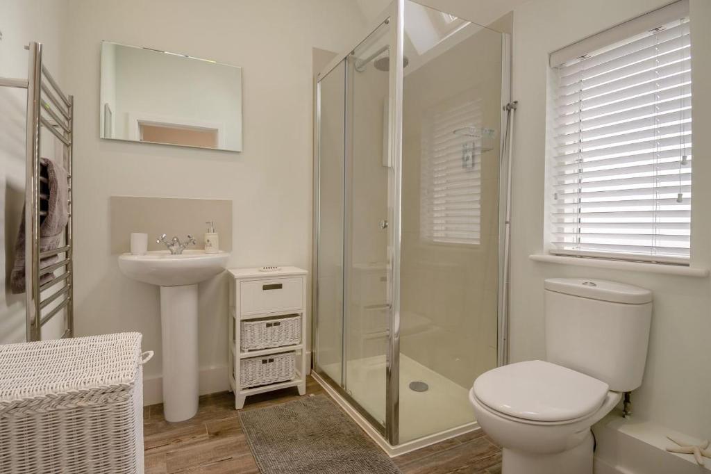4 Bed in Walberswick oc-pemb 8