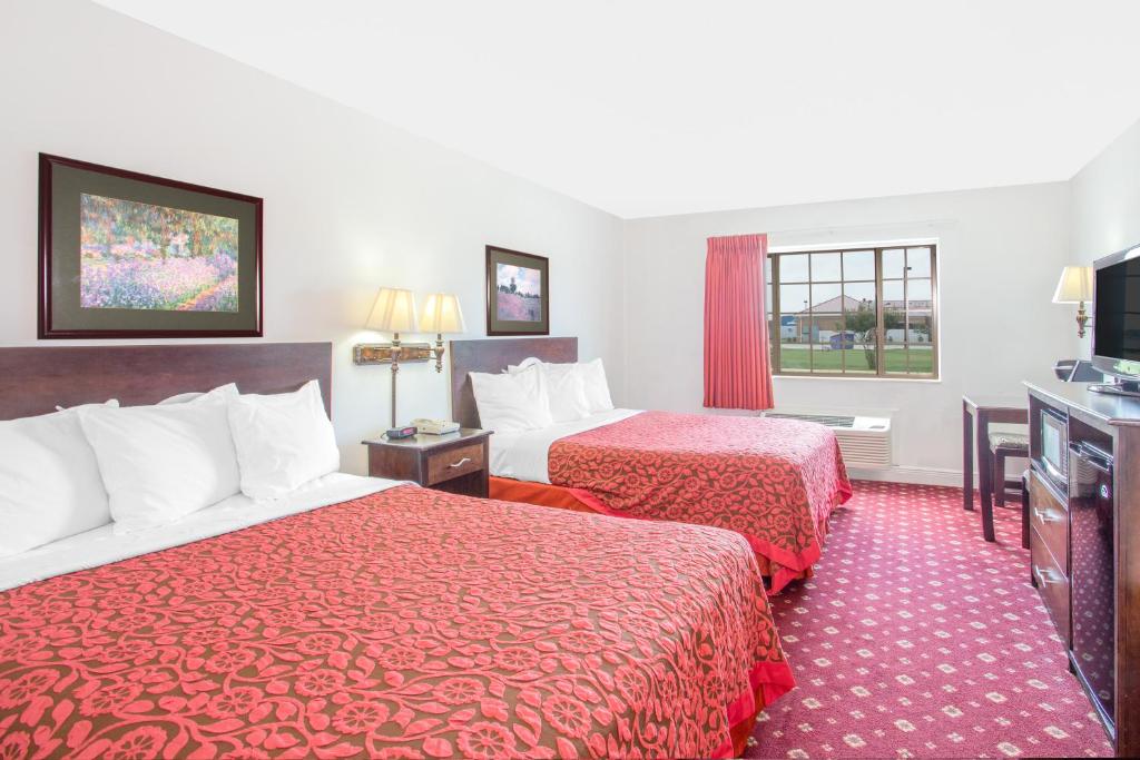 Days Inn by Wyndham Lake Village - 