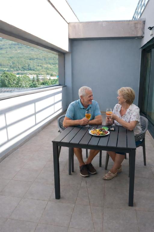 Hotel Apartamentos San Fermín Pamplona - Apartment With Terrace