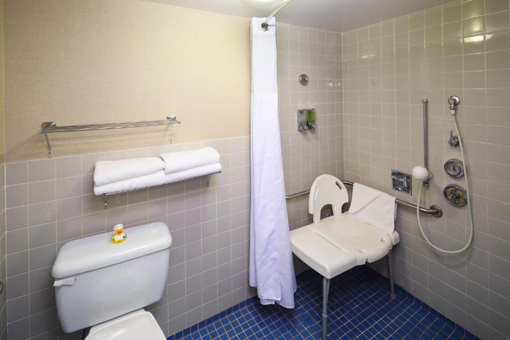 Koupelna v ubytování Accent Inns Burnaby