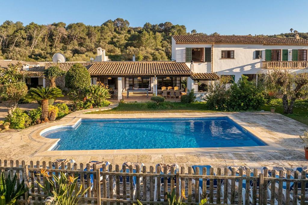 Villa Tomeu Seguinot by Sealand Villas