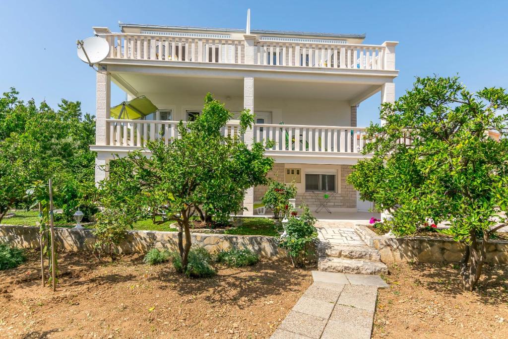 Apartment Bakovic