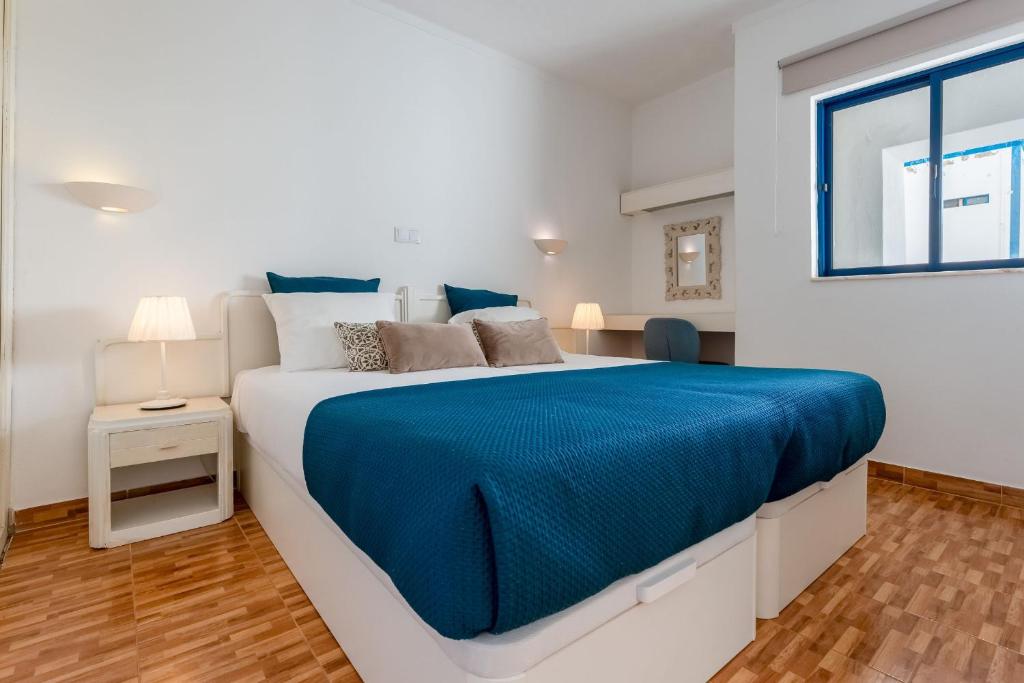 Praia da Rocha Apartment by LovelyStay
