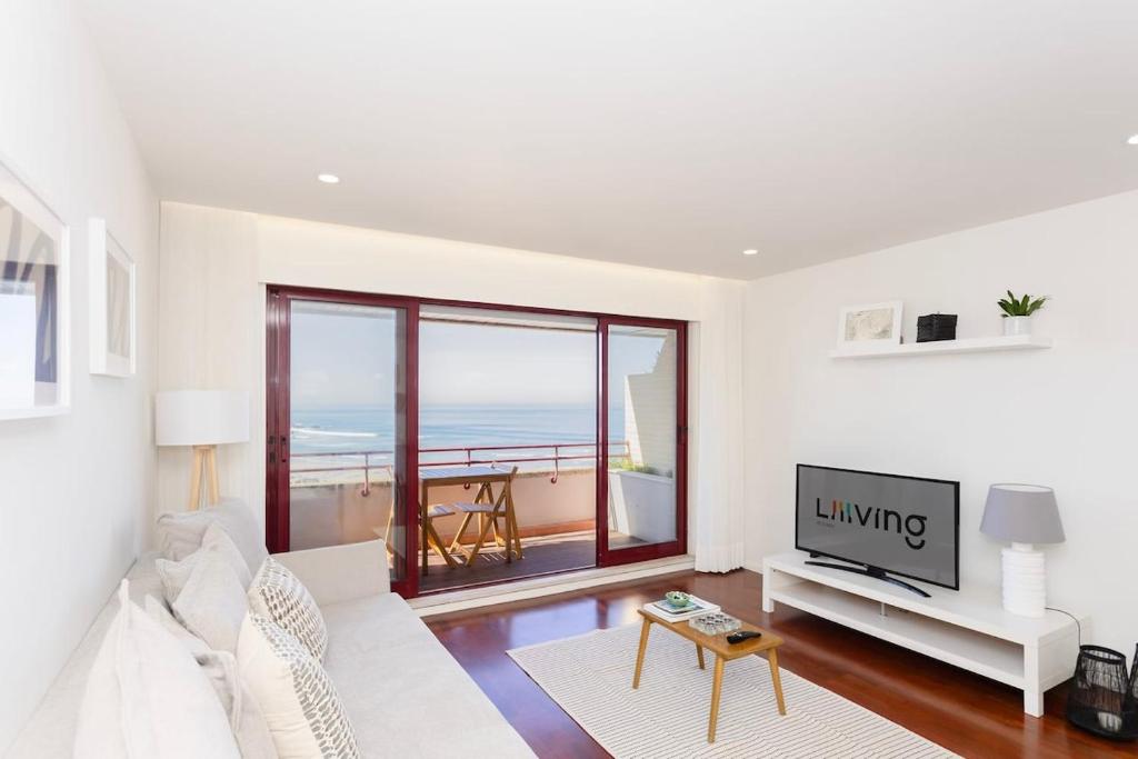 Liiiving in Matosinhos - Seaside Balcony Apartment
