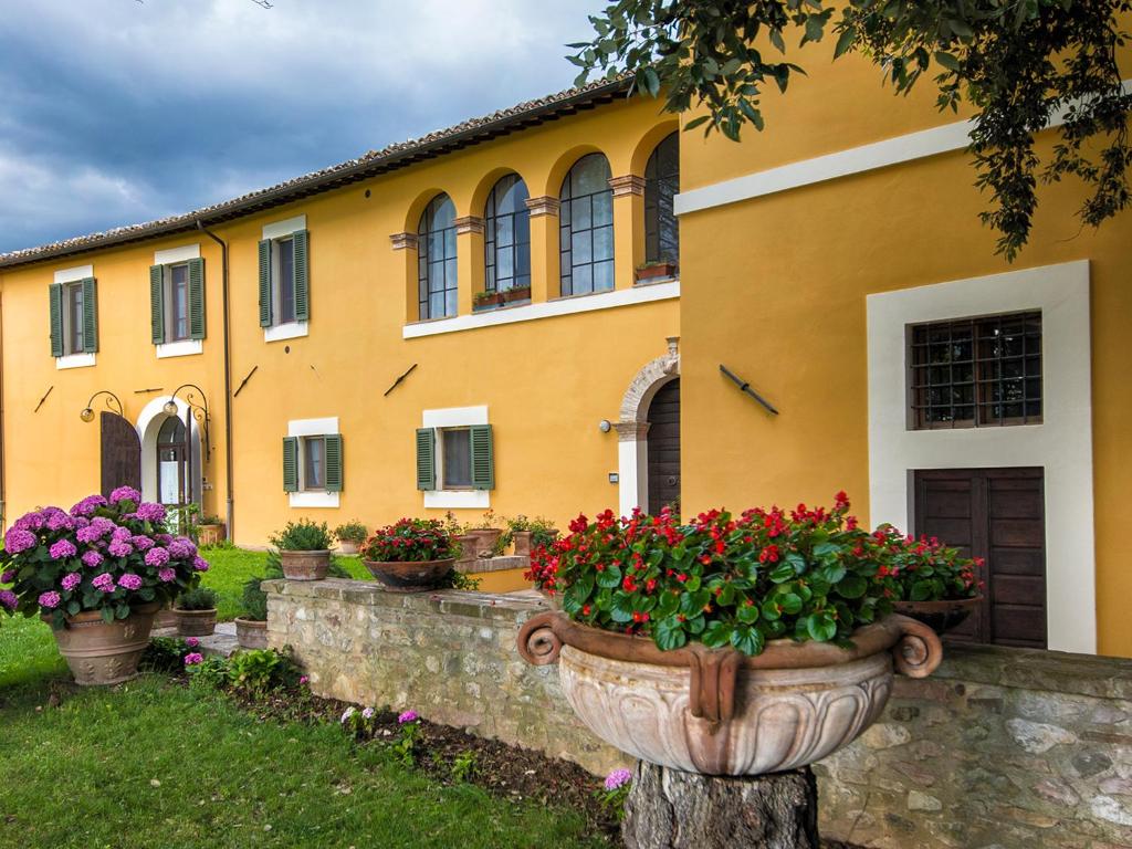 A garden outside Casa Dei Lecci