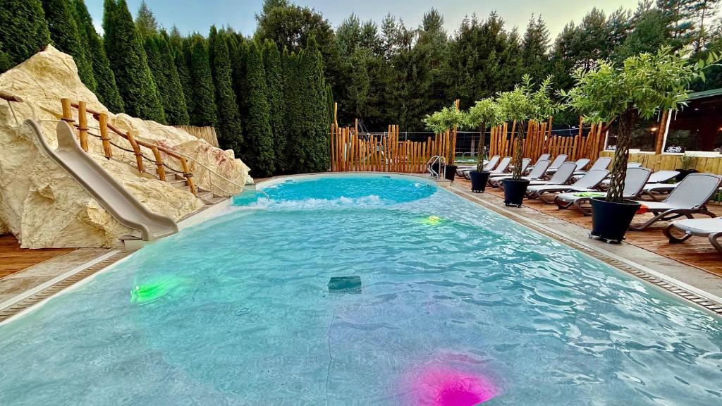Piscina de la sau aproape de Hotel Čingov Slovenský raj