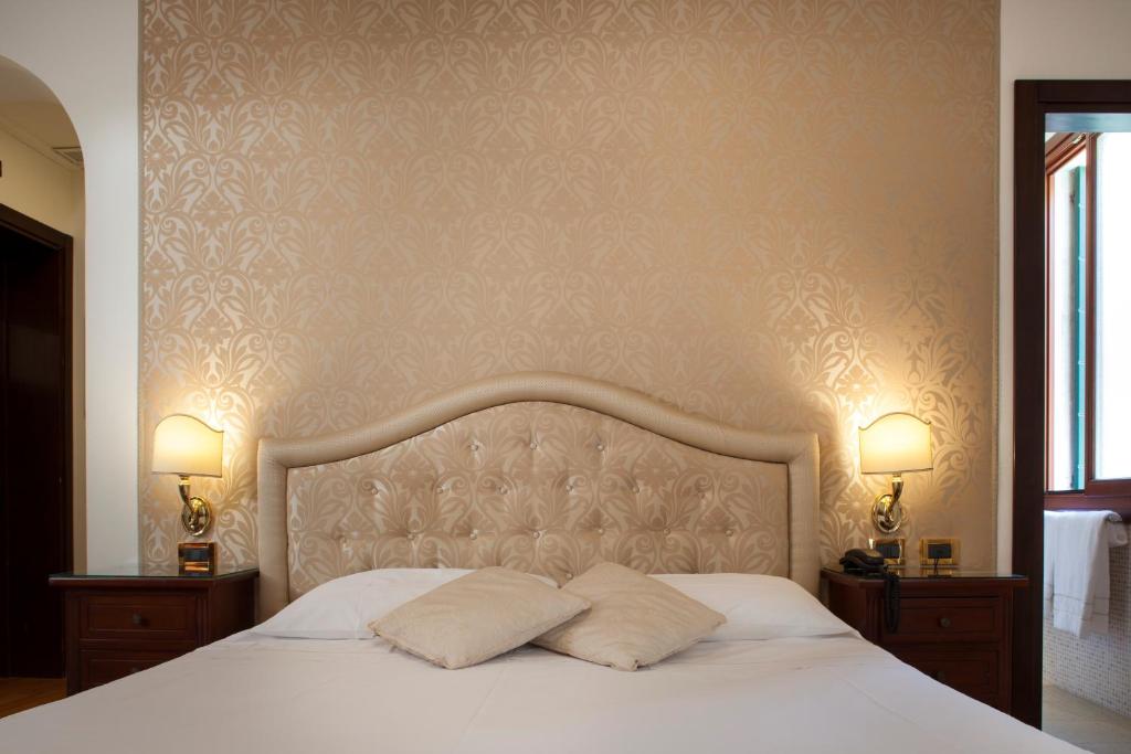 Hotel Ca' D'Oro - WENICE Deep Culture - Deluxe Double Room With Canal View