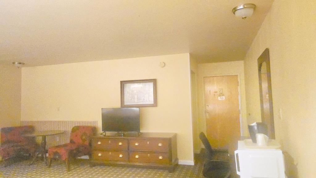 Classic Inn Lancaster photo