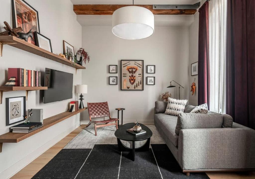 Poperty Chic Exquisite Artisan Loft w Chic Design - The Cobbler, Philadelphia ...