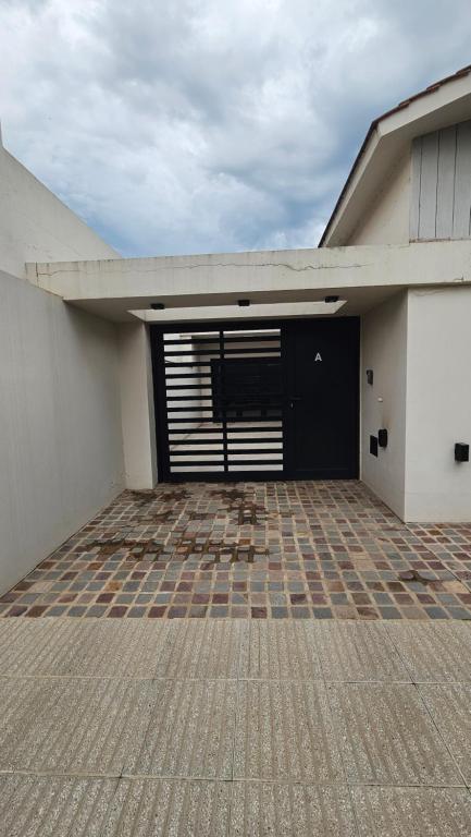 Departamento, con cochera y patio