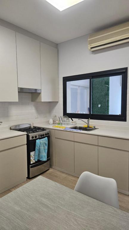 Departamento, con cochera y patio