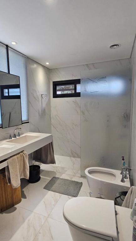 Departamento, con cochera y patio