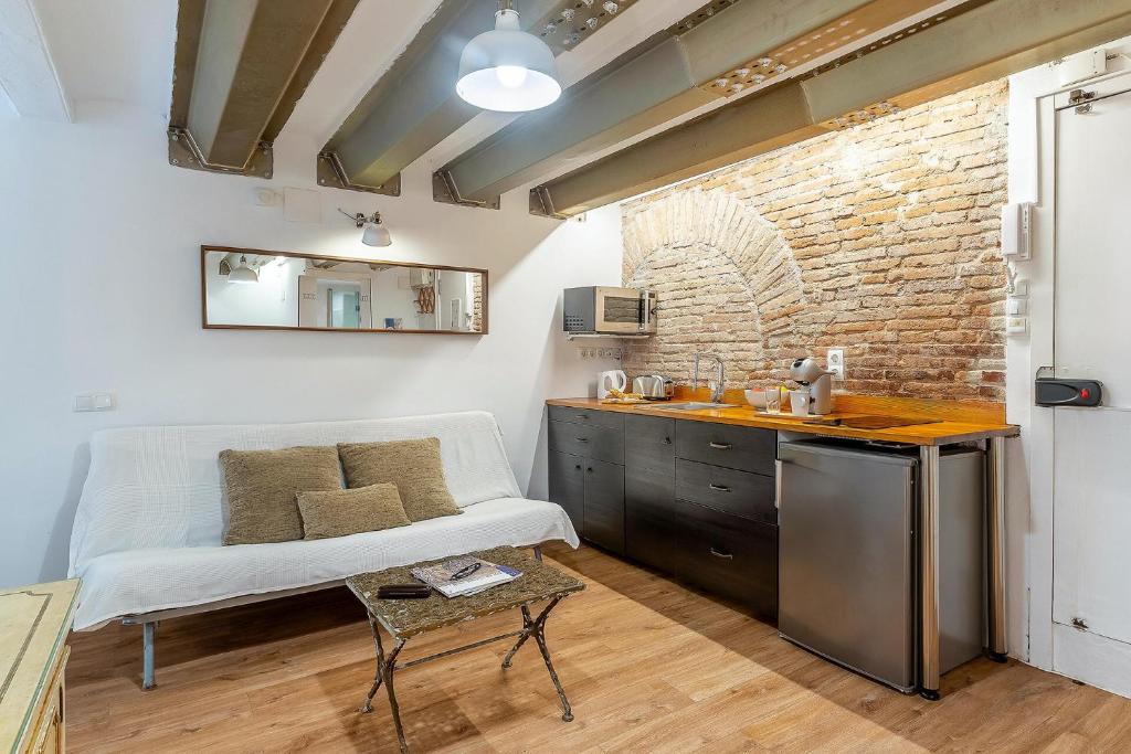 2537 - AB Sant Antoni Studio