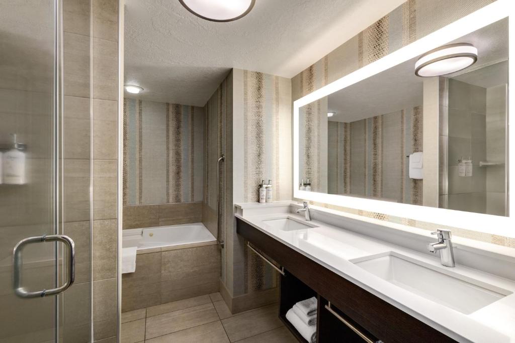 Holiday Inn Express Hotel & Suites Eugene Downtown - University by IHG photo