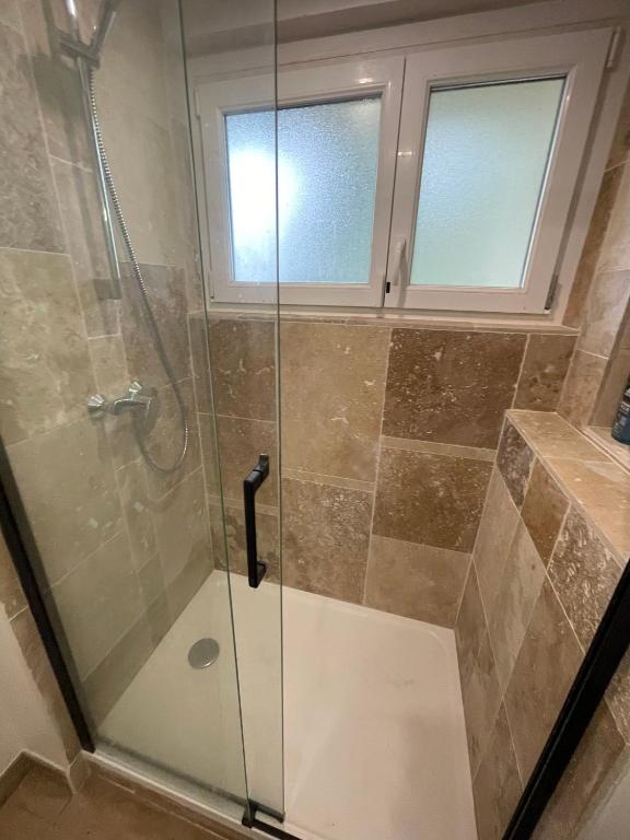 Grand appartement entouré de verdure – photo 12
