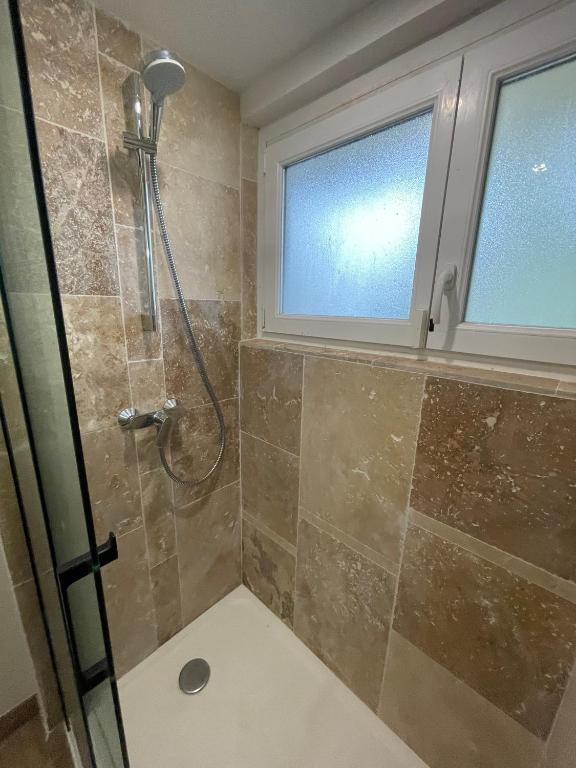 Grand appartement entouré de verdure – photo 18