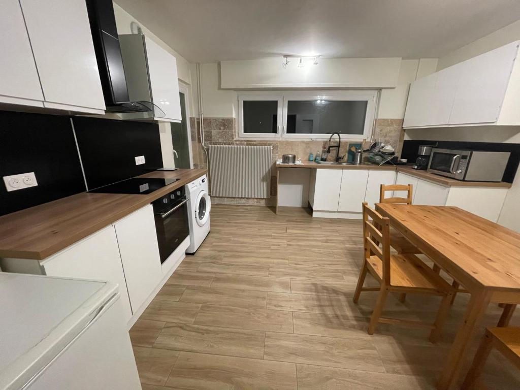 Grand appartement entouré de verdure – photo 51