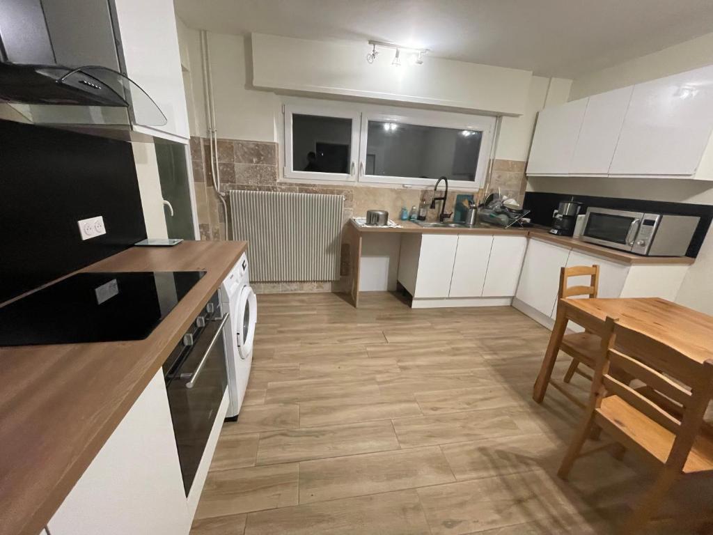 Grand appartement entouré de verdure – photo 48