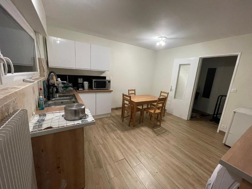 Grand appartement entouré de verdure – photo 47