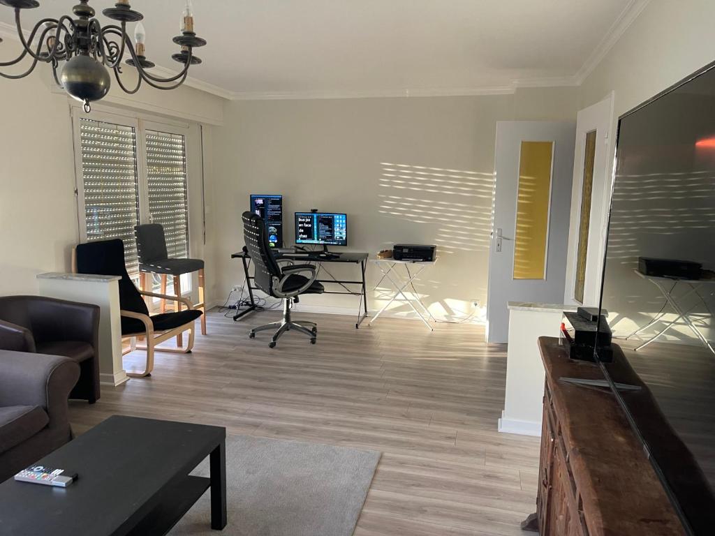 Grand appartement entouré de verdure – photo 42