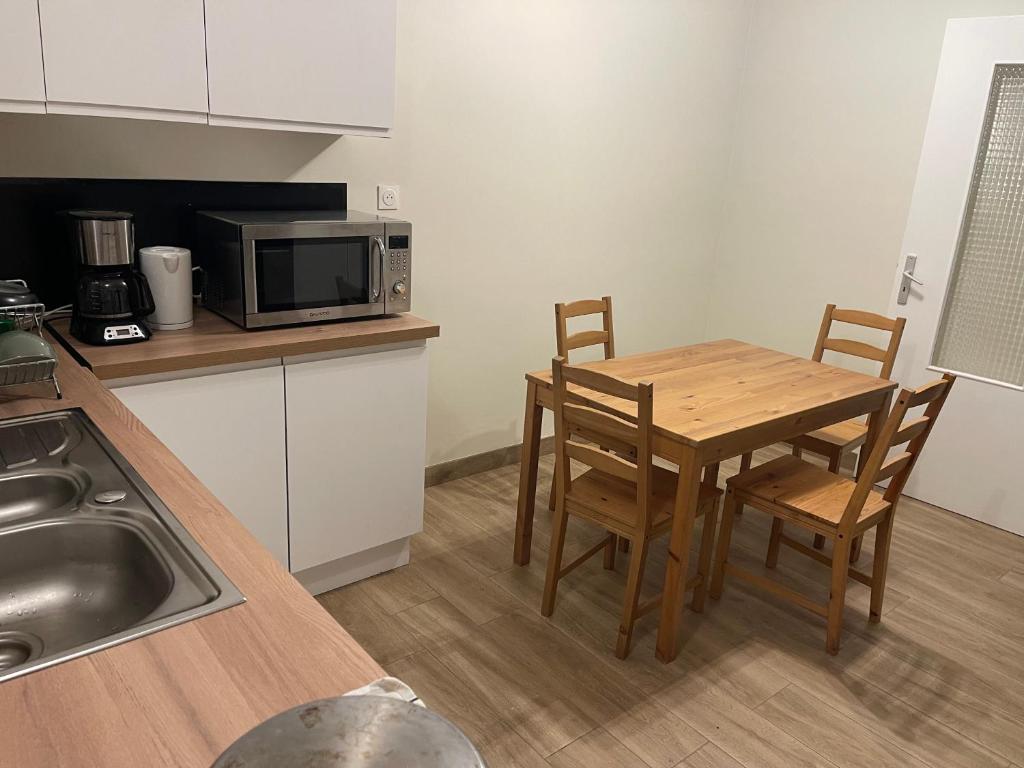 Grand appartement entouré de verdure – photo 44