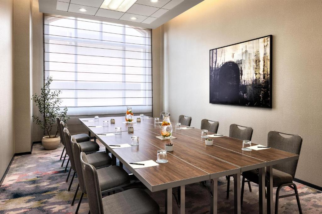 The Lofton Hotel Minneapolis, Tapestry Collection by Hilton photo