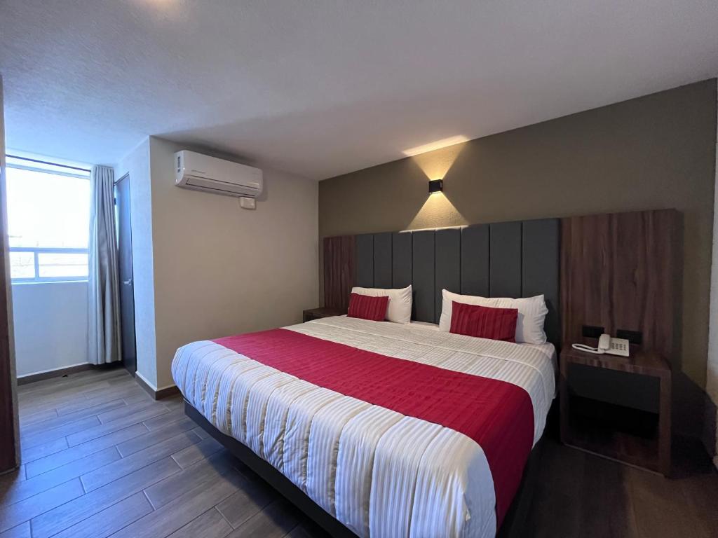 Hotel Granada - Deluxe Zimmer Mit Kingsize-Bett