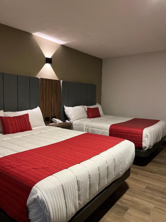 Hotel Granada - Chambre Queen De Luxe Avec 2 Lits Queen-Size