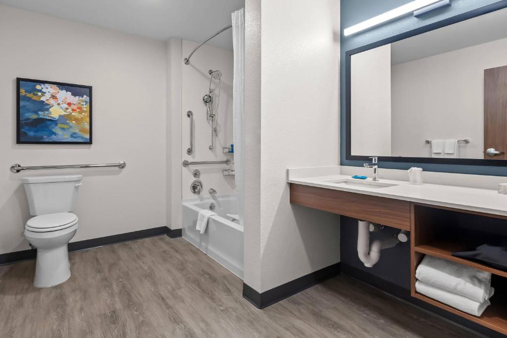 Everhome Suites Wichita Northeast by Choice Hotels photo