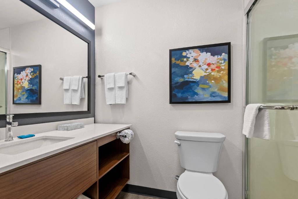 Everhome Suites Wichita Northeast by Choice Hotels photo