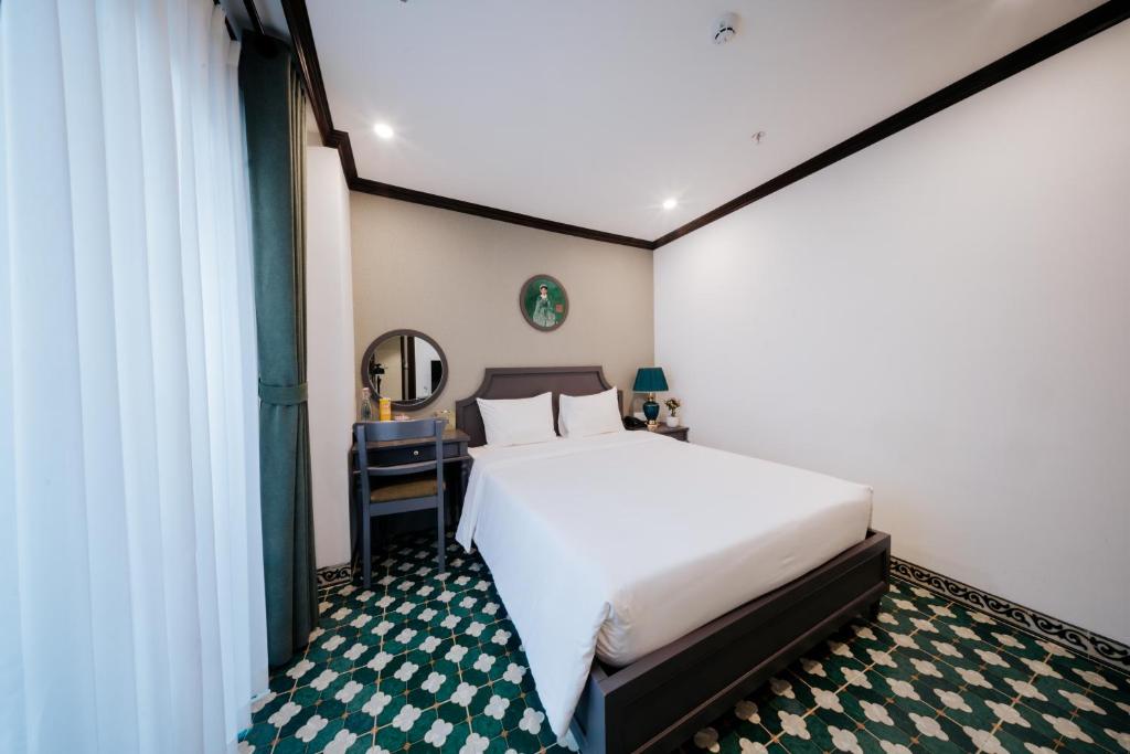 Phòng Deluxe Giường Đôi Có Ban Công
