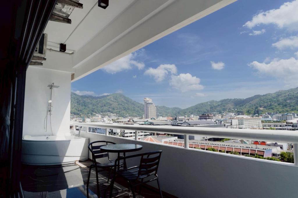 تصویر اتاق‌های 3Bedrooms Mountain View at Patong Tower Phuket - تصویر ۲