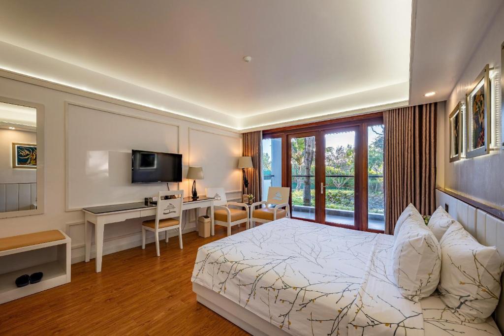 Phòng Deluxe Giường Đôi Nhìn Ra Vườn