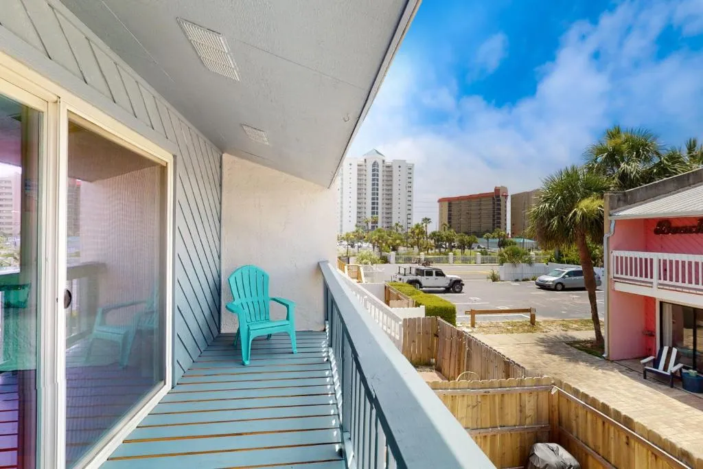 Dog-friendly condo with pool balcony beach access central AC & W&D